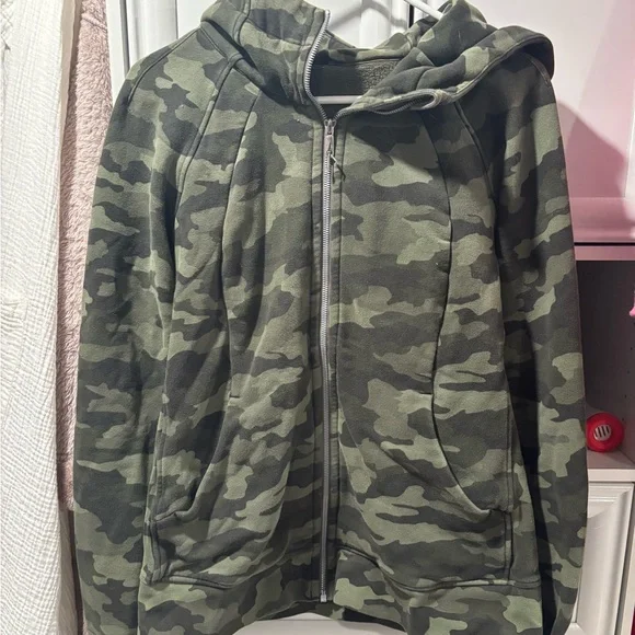 lululemon athletica camo scuba - Picture 1 of 4
